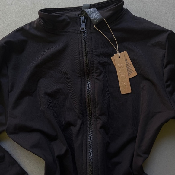 Skims Swim Zip Front Long Sleeve One Piece - Picture 4 of 5